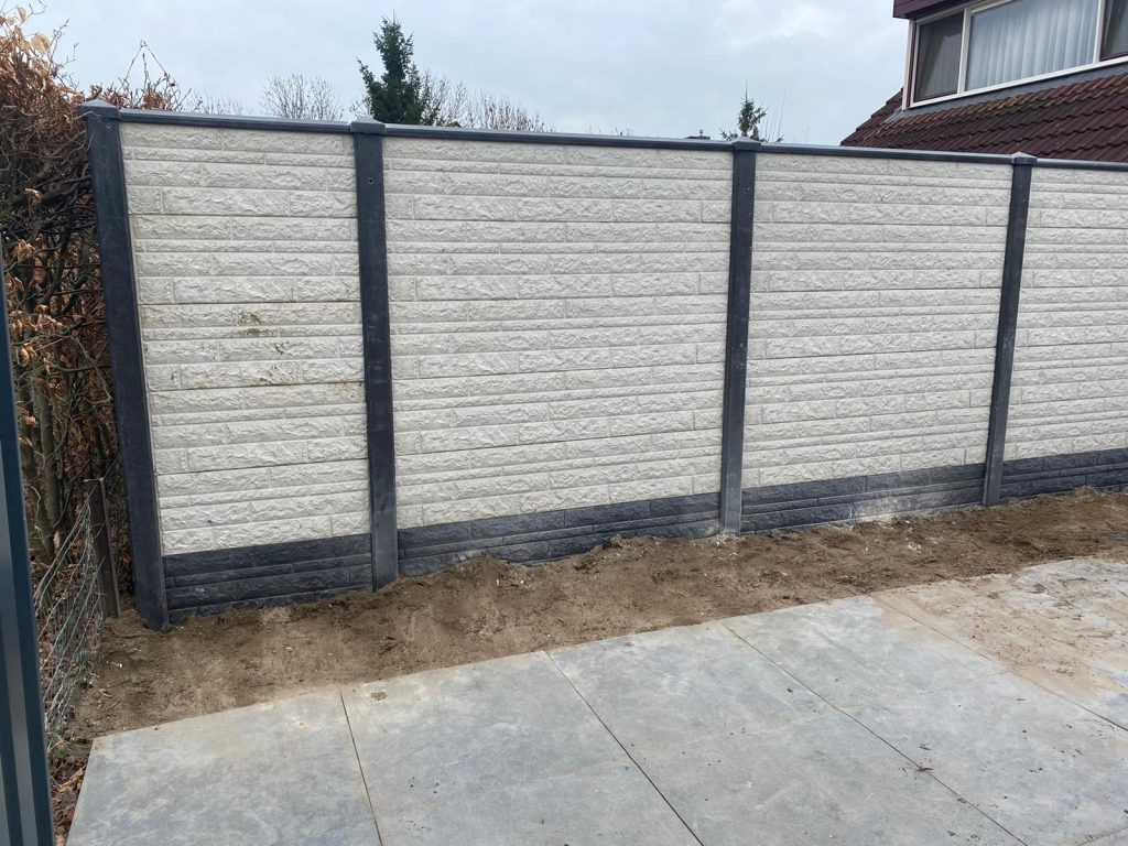 Betonschutting in kleur wit & antraciet